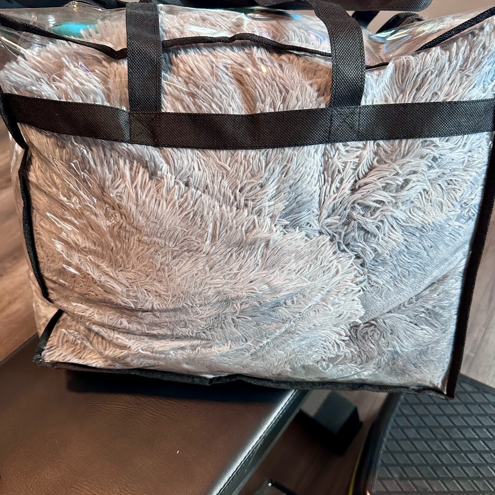 Plush Gray, White and Blue Faux Fur Duvet Cover with Pillow Covers. Size Queen